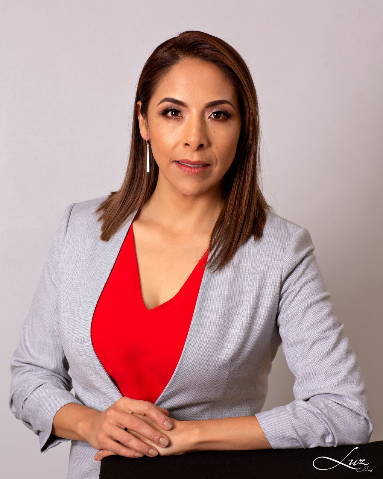 saco gria foto ari - Ari Aburto